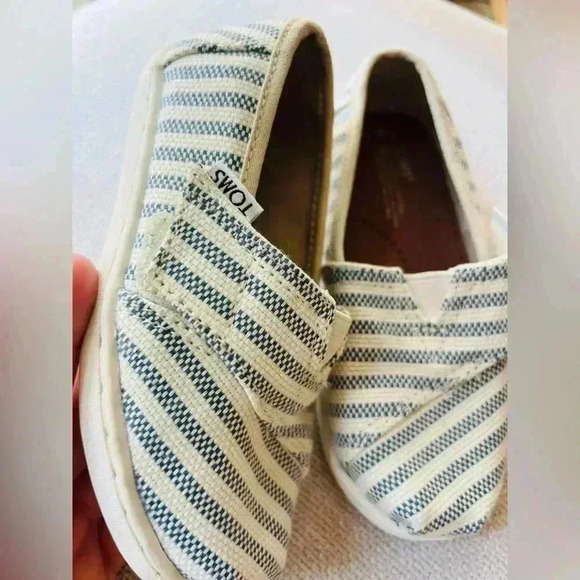 TOMS  shoes  New size T8 - Picture 1 of 8